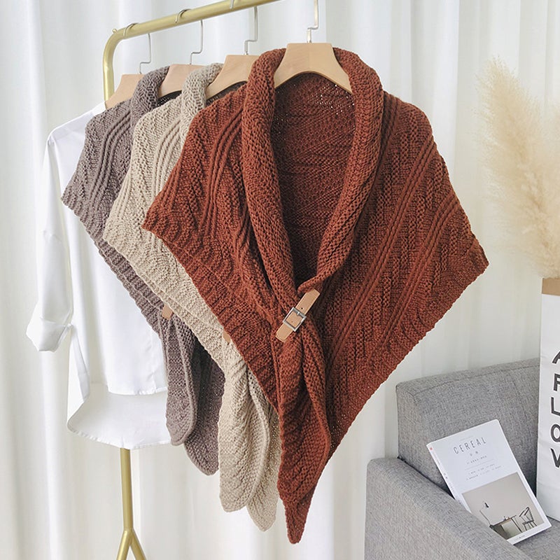 Nadine | Écharpe poncho tricotée avec boucle pour femmes