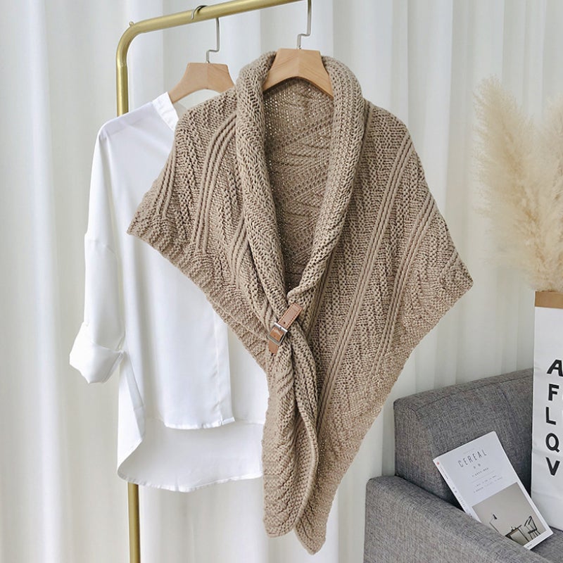 Nadine | Écharpe poncho tricotée avec boucle pour femmes