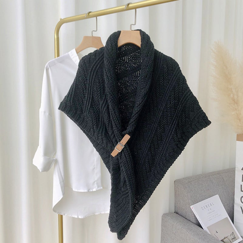 Nadine | Écharpe poncho tricotée avec boucle pour femmes